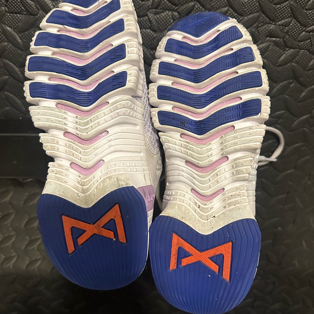 Nike Metcon Athletic Shoes - Picture 5 of 6